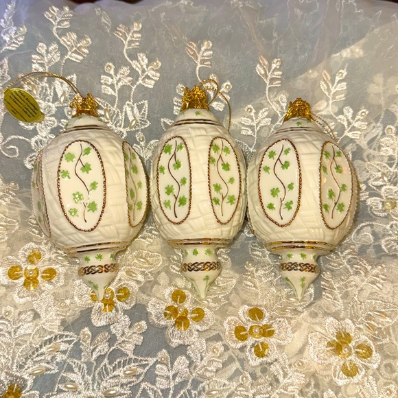 Irish Blessings Set of 3 New Bradford Editions
Heirloom porcelain ornament 1999 - Picture 2 of 12